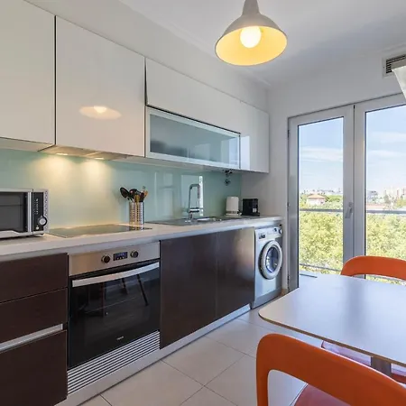 Parque Nacoes 1br With Pool By Lovelystay