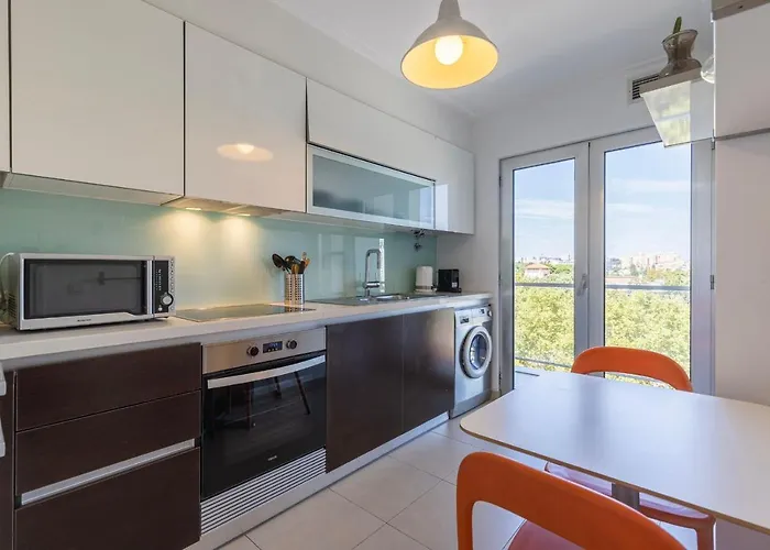Lovely 1 Bdr With Pool By Lovelystay